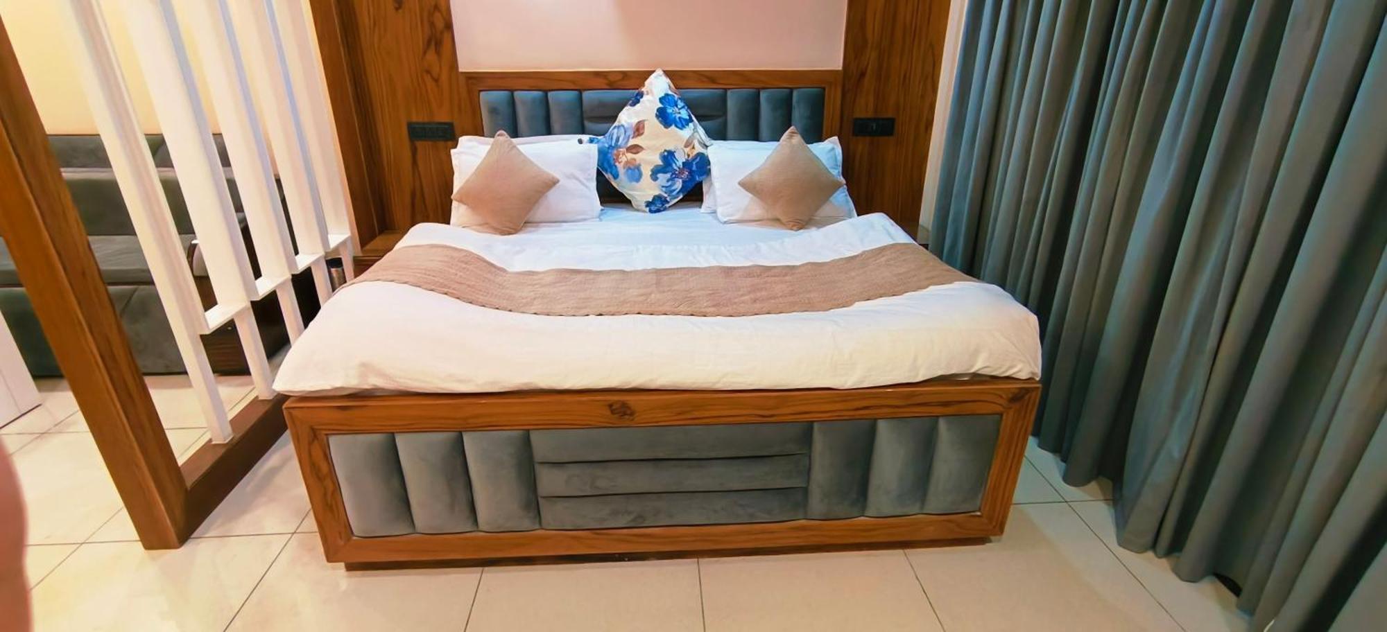 The Cerro Ricco 2 Hotell Zirakpur Eksteriør bilde